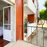 Rent a room of 120 m² in lisbon