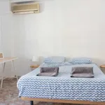 Rent a room of 200 m² in valencia