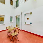 Rent 4 bedroom apartment in Valencia