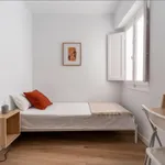 Rent 4 bedroom apartment in Valencia