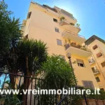 Rent 3 bedroom apartment of 100 m² in Roma