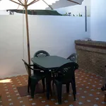 Alquilo 3 dormitorio casa de 70 m² en Huelva']