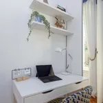 Rent a room of 100 m² in Lisboa