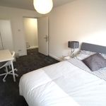 Rent 3 bedroom flat in Yorkshire And The Humber