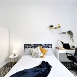 Rent a room of 100 m² in madrid