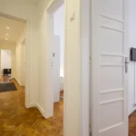 Rent 6 bedroom apartment in Lisbon