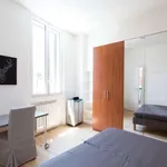 Rent 1 bedroom apartment of 35 m² in milan