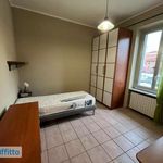 Rent 5 bedroom apartment of 90 m² in Turin