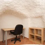 Rent a room of 70 m² in granada