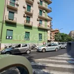 Affitto 4 camera appartamento di 80 m² in Catania