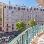 Rent a room of 168 m² in Lisbon