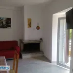 Affitto 4 camera appartamento di 80 m² in Ovindoli