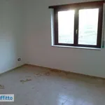 Affitto 6 camera appartamento di 150 m² in Crotone