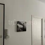 Rent 5 bedroom apartment of 85 m² in Genova