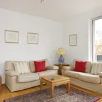 Rent 1 bedroom apartment of 775 m² in Frankfurt