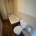 Rent 3 bedroom flat in South East England