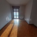 Affitto 4 camera appartamento di 80 m² in Piacenza