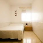 Rent a room of 75 m² in valencia