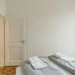 Miete 1 Schlafzimmer wohnung von 323 m² in Berlin