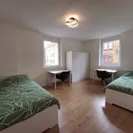 Rent 5 bedroom apartment of 65 m² in Stuttgart