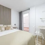 Rent a room of 110 m² in valencia