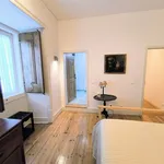 Rent 3 bedroom apartment of 165 m² in Lisbon