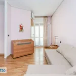 Affitto 5 camera appartamento di 148 m² in Milan