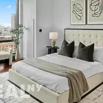 Rent 1 bedroom apartment of 824 m² in Manhattan