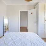 Rent a room in lisbon