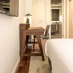 Rent 2 bedroom apartment of 90 m² in Lisbon