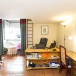 Rent a room of 150 m² in lisbon