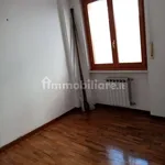 Affitto 5 camera appartamento di 84 m² in Genoa