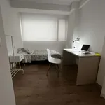 Rent a room of 120 m² in Sevilla