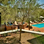 Rent 4 bedroom house in Cala Llonga