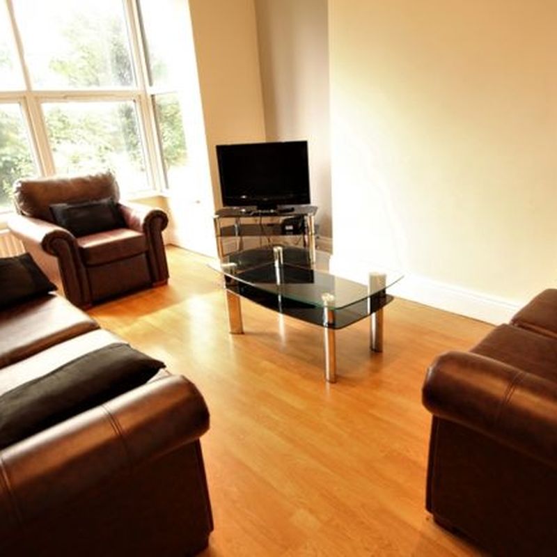 Terraced house to rent in High Cliffe, Burley, Leeds LS4