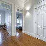 Rent 5 bedroom apartment of 150 m² in Porto