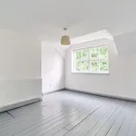 Rent 4 bedroom flat in Salford