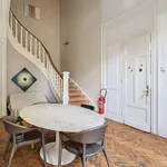 Maison de 210 m² avec 8 chambre(s) en location à Roubaix