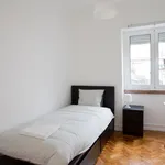 Rent 3 bedroom apartment in Lisbon