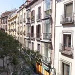 Rent a room of 220 m² in madrid