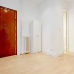 Rent a room of 200 m² in madrid