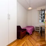 Rent a room of 150 m² in madrid