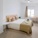 Rent 5 bedroom apartment in Valencia