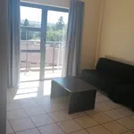 Rent 2 bedroom apartment in Roodepoort