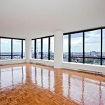 Rent 2 bedroom apartment of 120 m² in New York