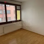 Pronajměte si 3 ložnic/e byt o rozloze 66 m² v Praha