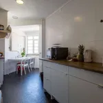 Rent a room of 100 m² in lisbon