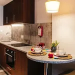 Rent 2 bedroom apartment of 18 m² in Porto