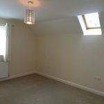 Rent 3 bedroom flat in East Midlands