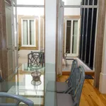 Rent 2 bedroom apartment of 1292 m² in Porto